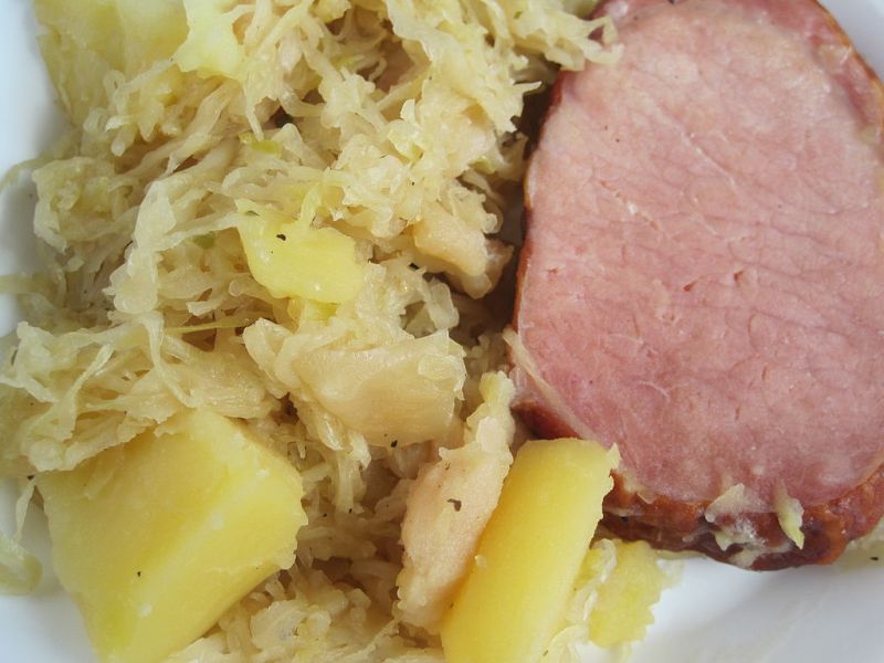 Sauerkraut, Kartoffeln, Kassler.